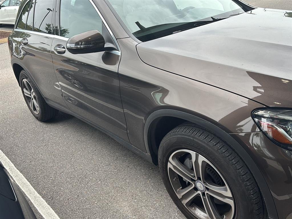 2017 Mercedes-Benz GLC GLC300's photo