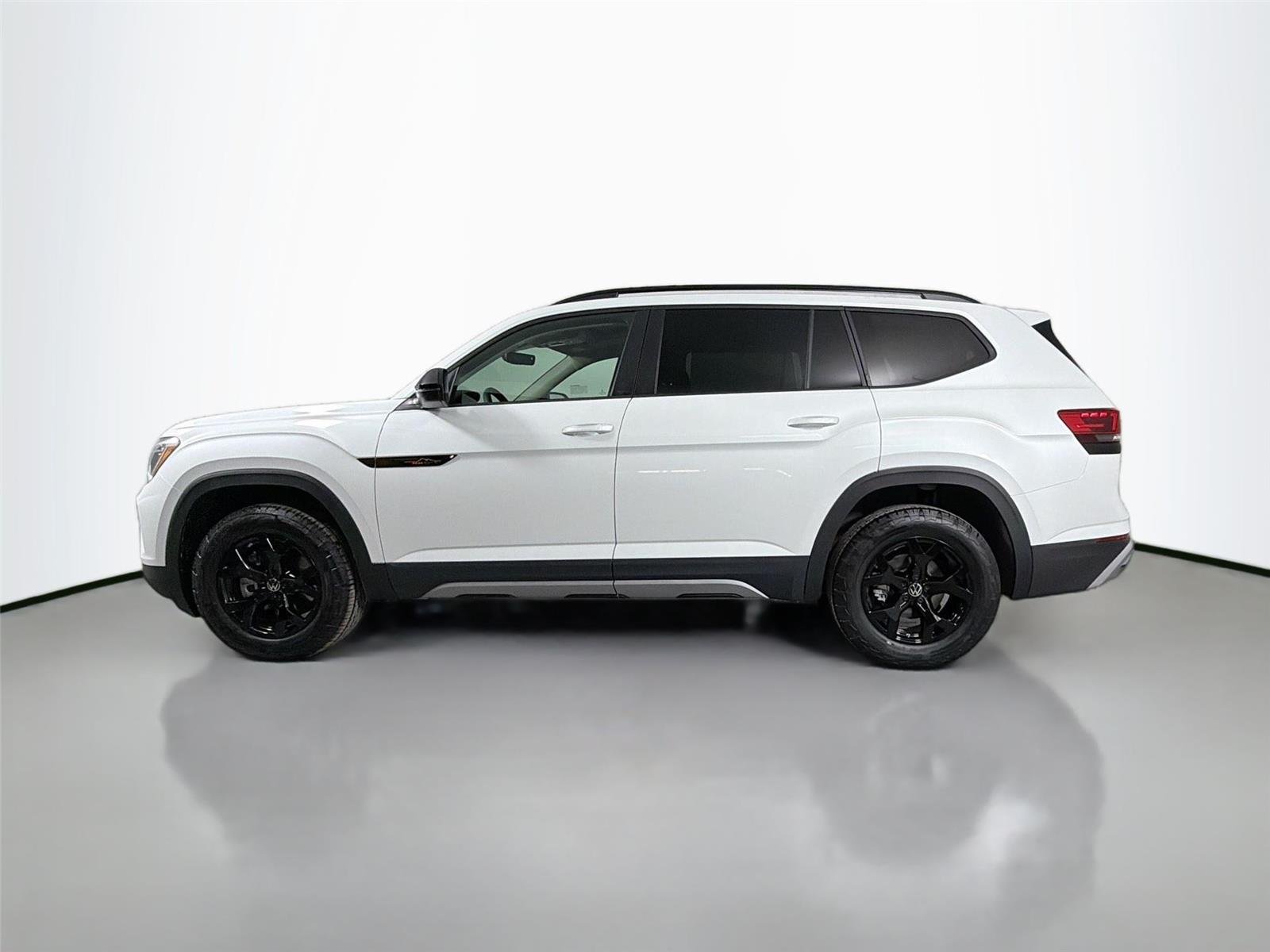 New 2026 Opal White Pearl Volkswagen 2.0T Peak Edition image 8