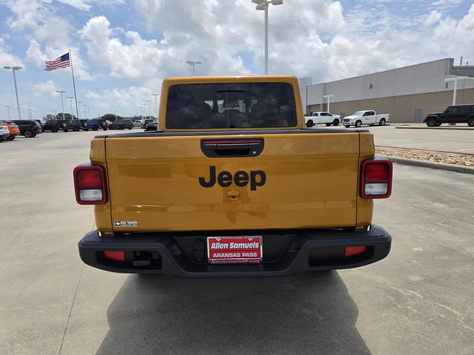New 2026 Goldilocks Jeep Sport S image 4