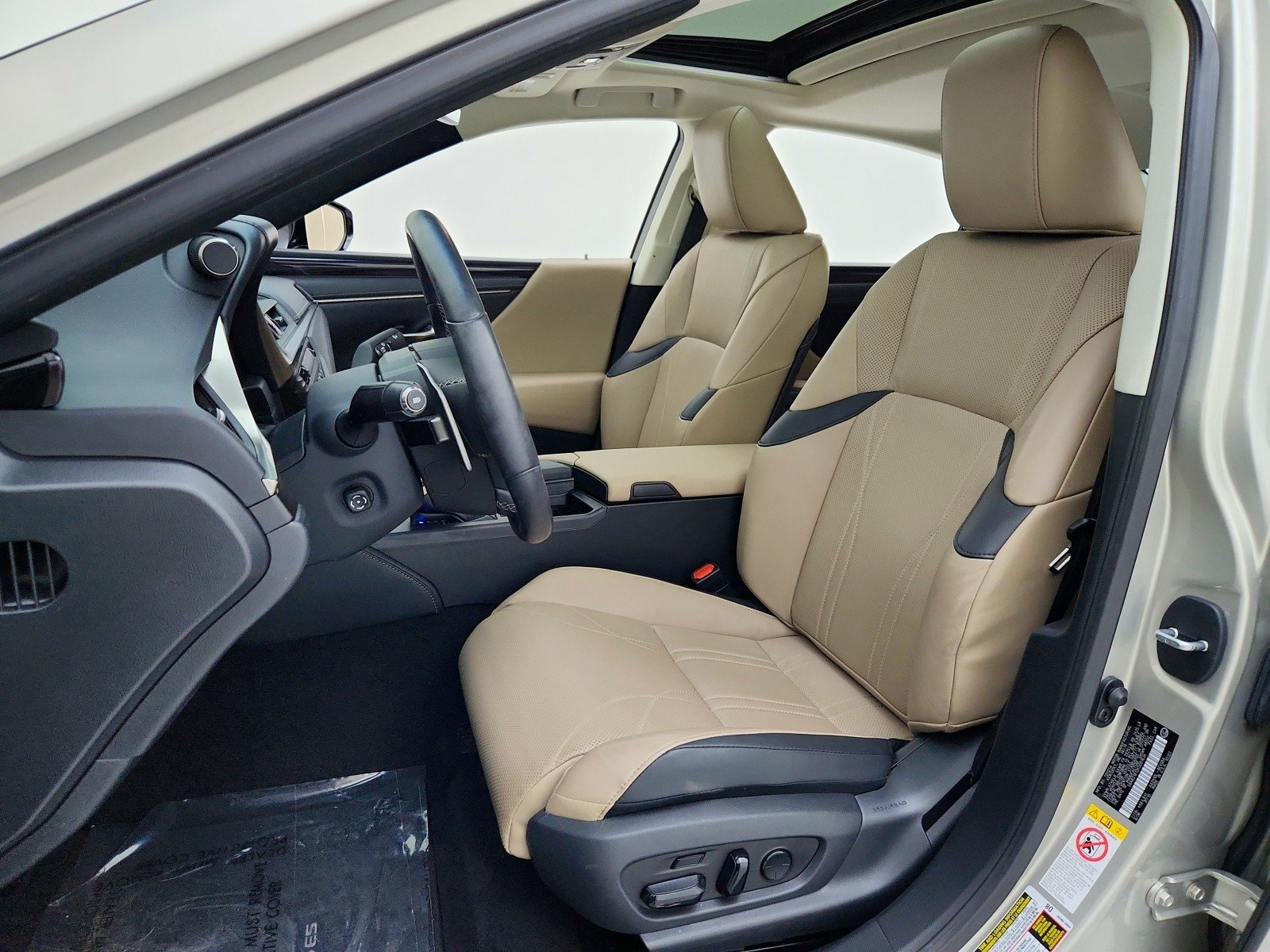 Used 2019 MOONBEAM BEIGE Lexus ES 300h Luxury image 17