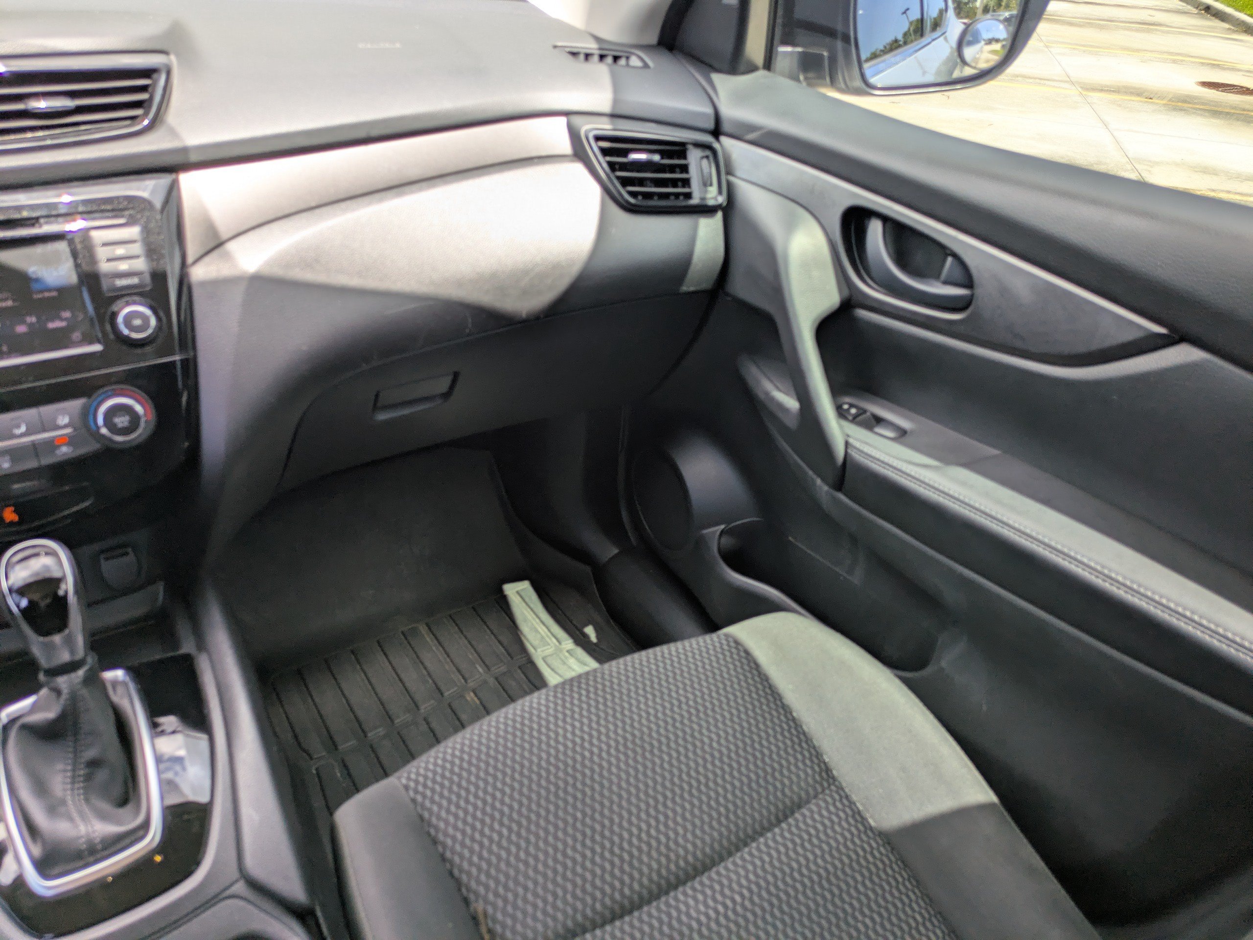 2019 Nissan Rogue Sport S - Photo 14