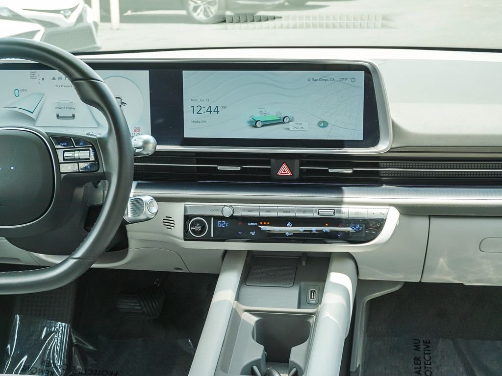 Used 2023 Black Hyundai SEL image 16