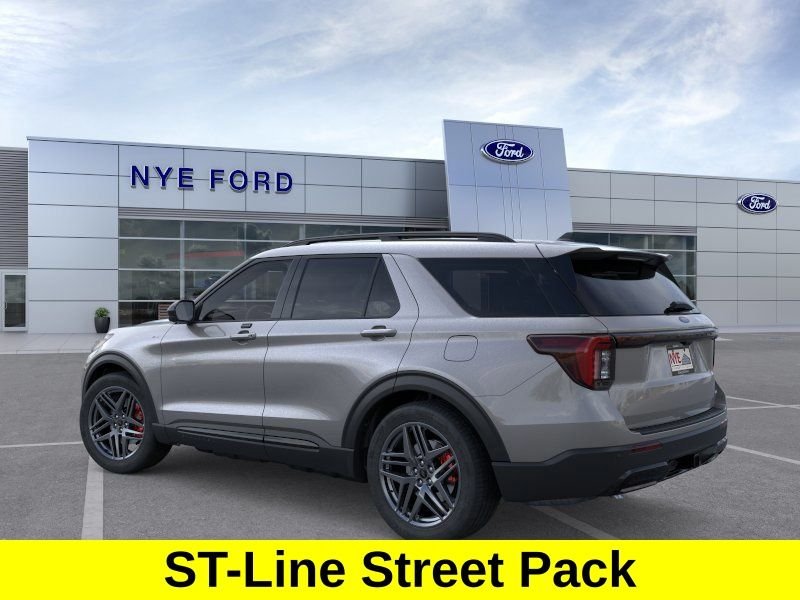 New 2026 Carbonized Gray Metallic Ford ST-Line image 5