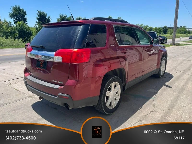 Used 2011 Red GMC SLT Sport Utility 4D image 7