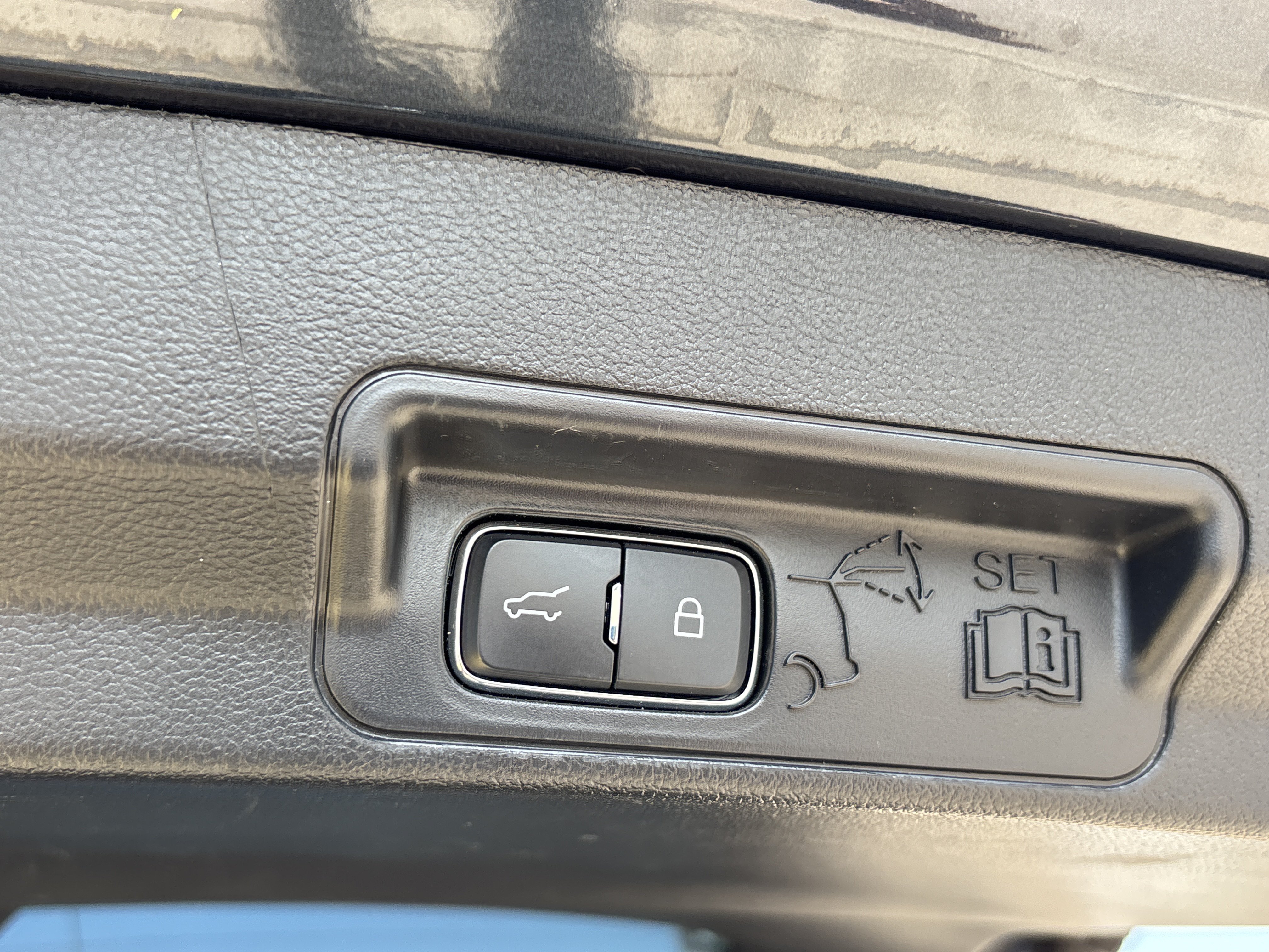 Used 2022 Blue Ford XLT image 9