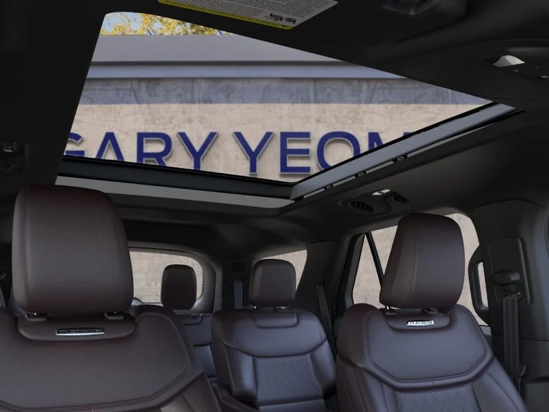 New 2026 Star White Metallic Tri-Coat Ford Platinum™ image 22