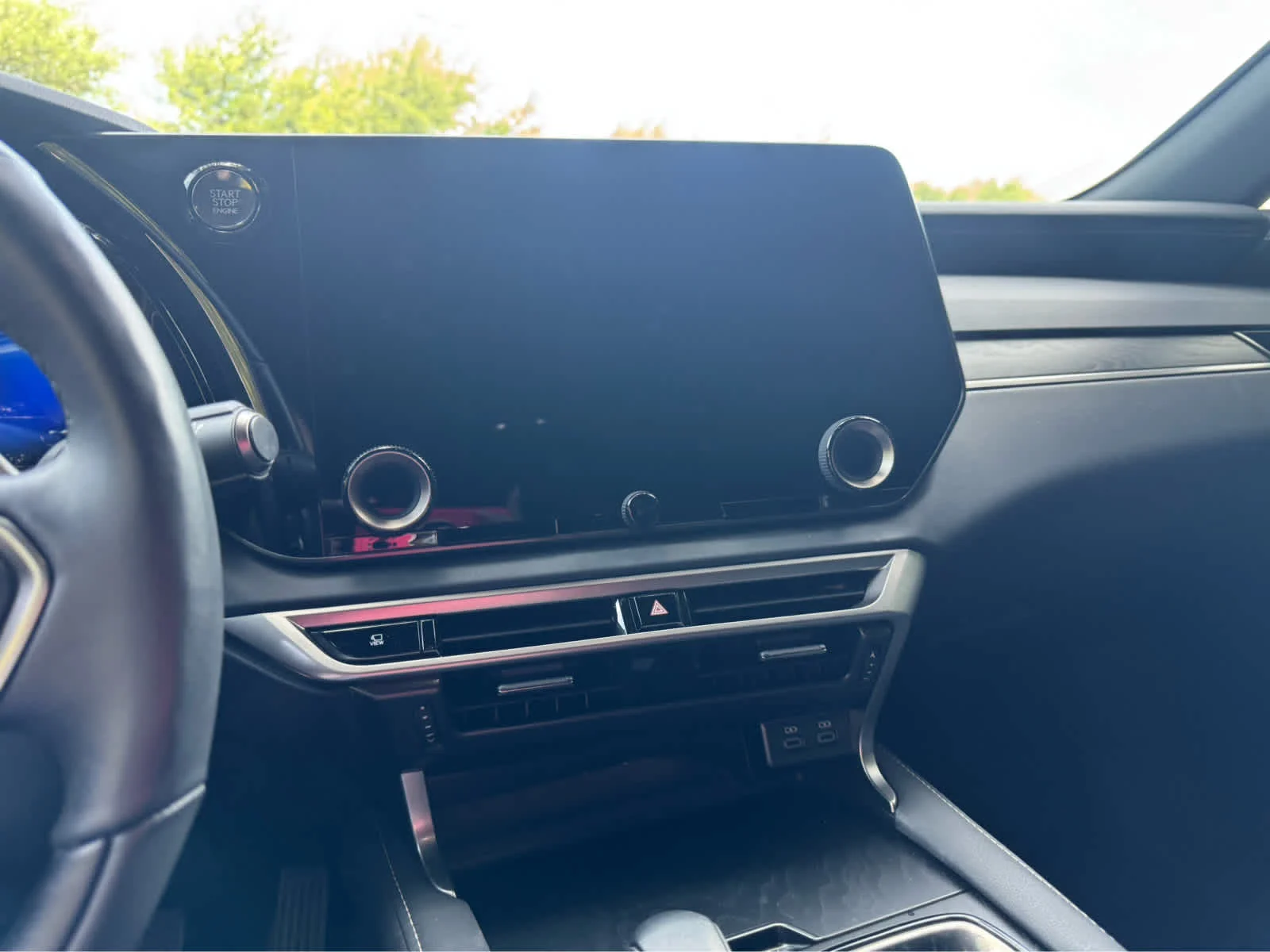 Used 2025 Nori Green Pearl Lexus Premium image 13