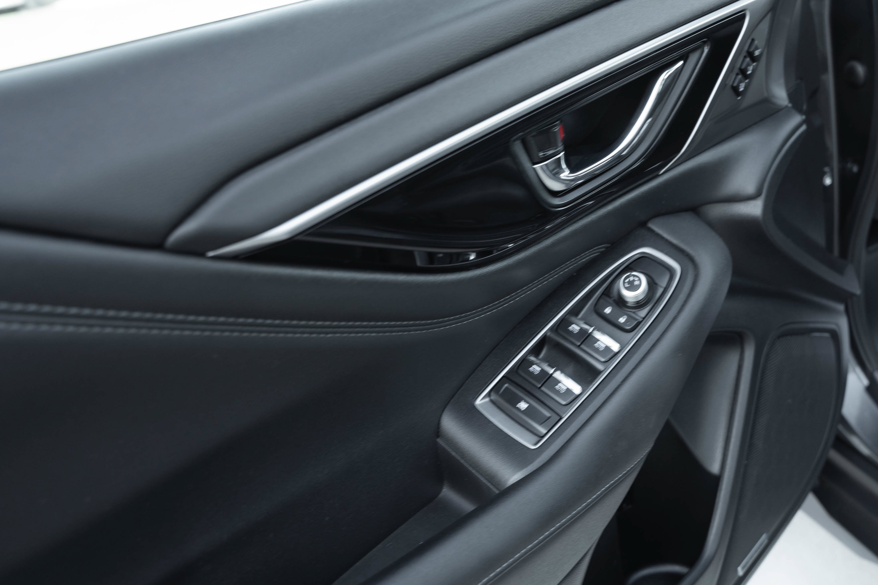 Used 2023 Magnetite Gray Metallic Subaru Limited image 18
