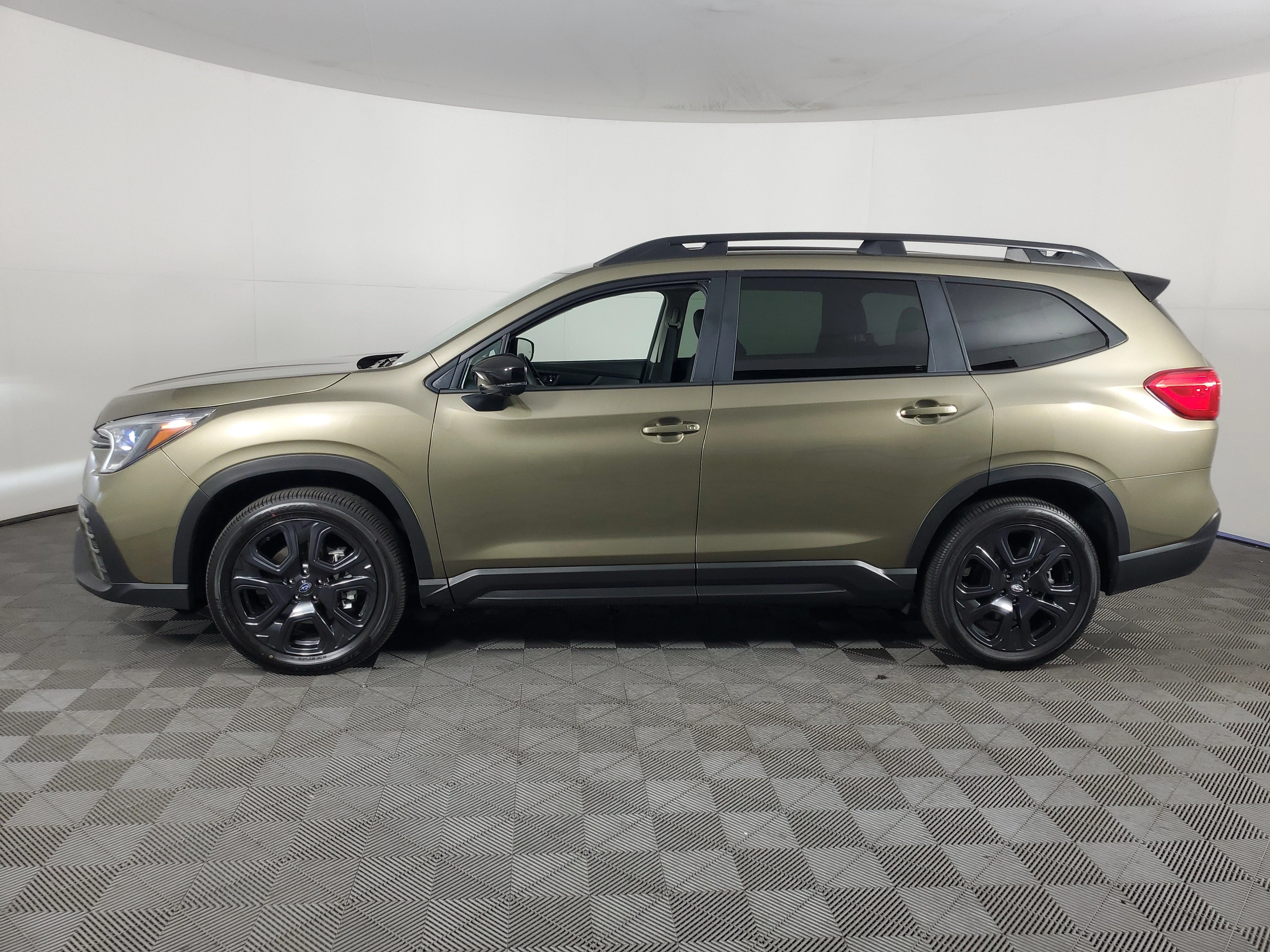 Certified Used 2025 Autumn Green Metallic Subaru Onyx Edition Touring image 7