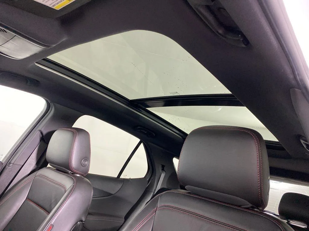 Used 2022 Summit White Chevrolet RS image 21