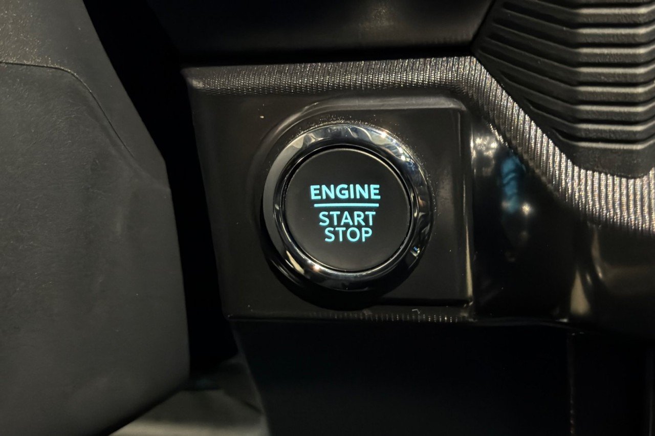 Used 2025 RED Ford Raptor image 21
