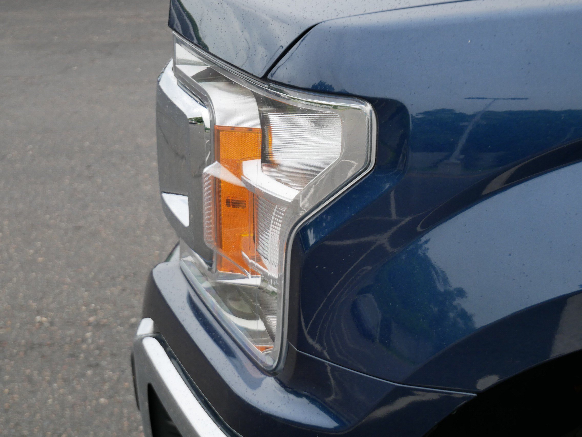 Used 2018 Blue Jeans Metallic Ford XLT image 16