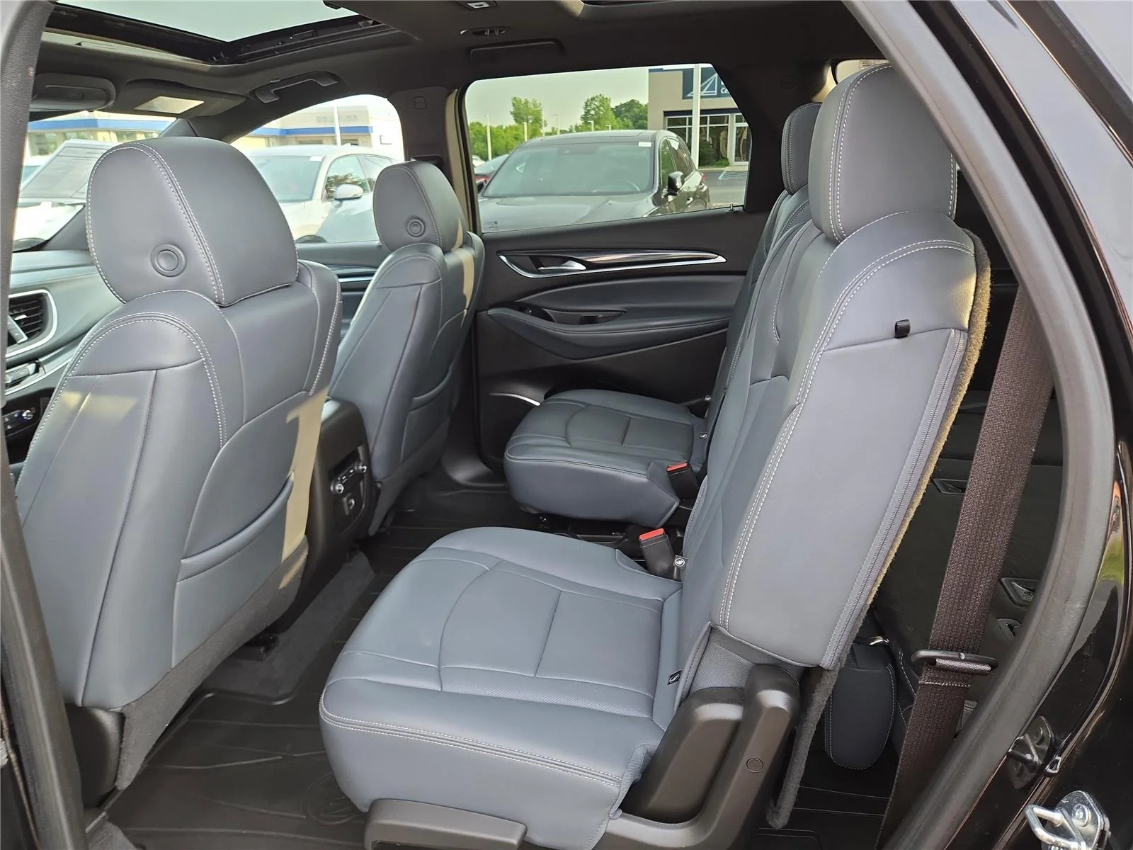 Used 2023 Ebony Twilight Metallic Buick Essence image 27