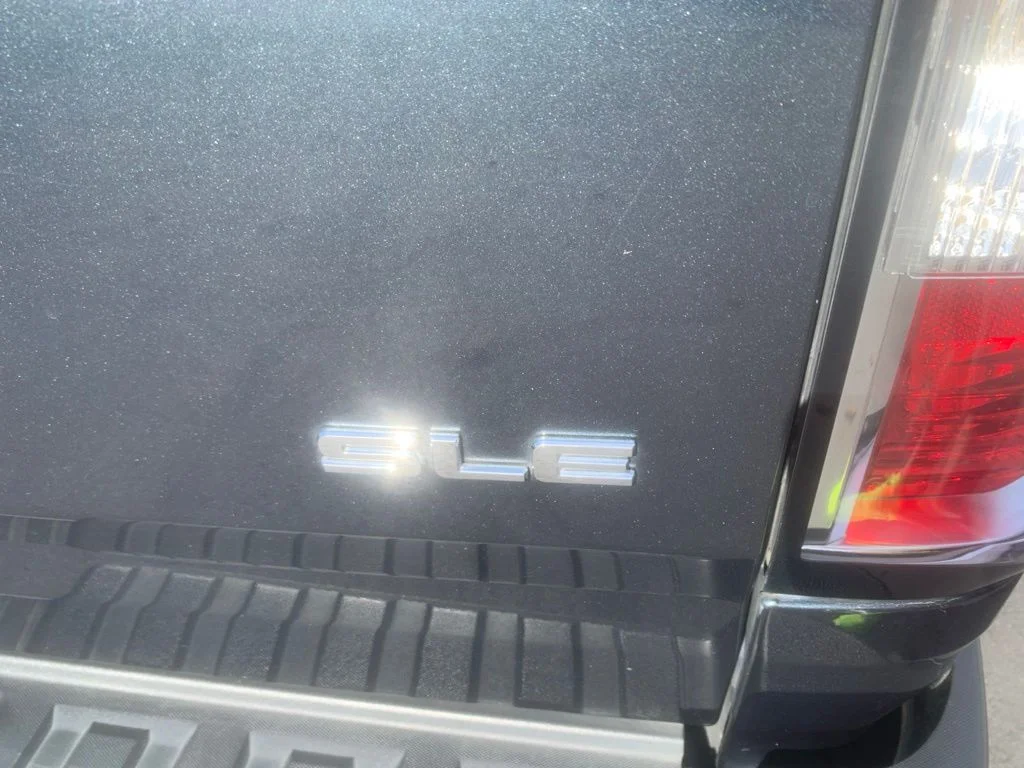 Used 2019 Dark Sky Metallic GMC SLE1 image 10