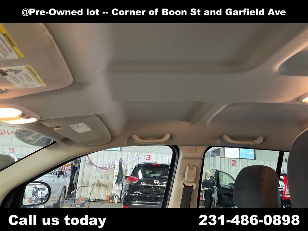 Used 2014 Red Jeep Sport image 12