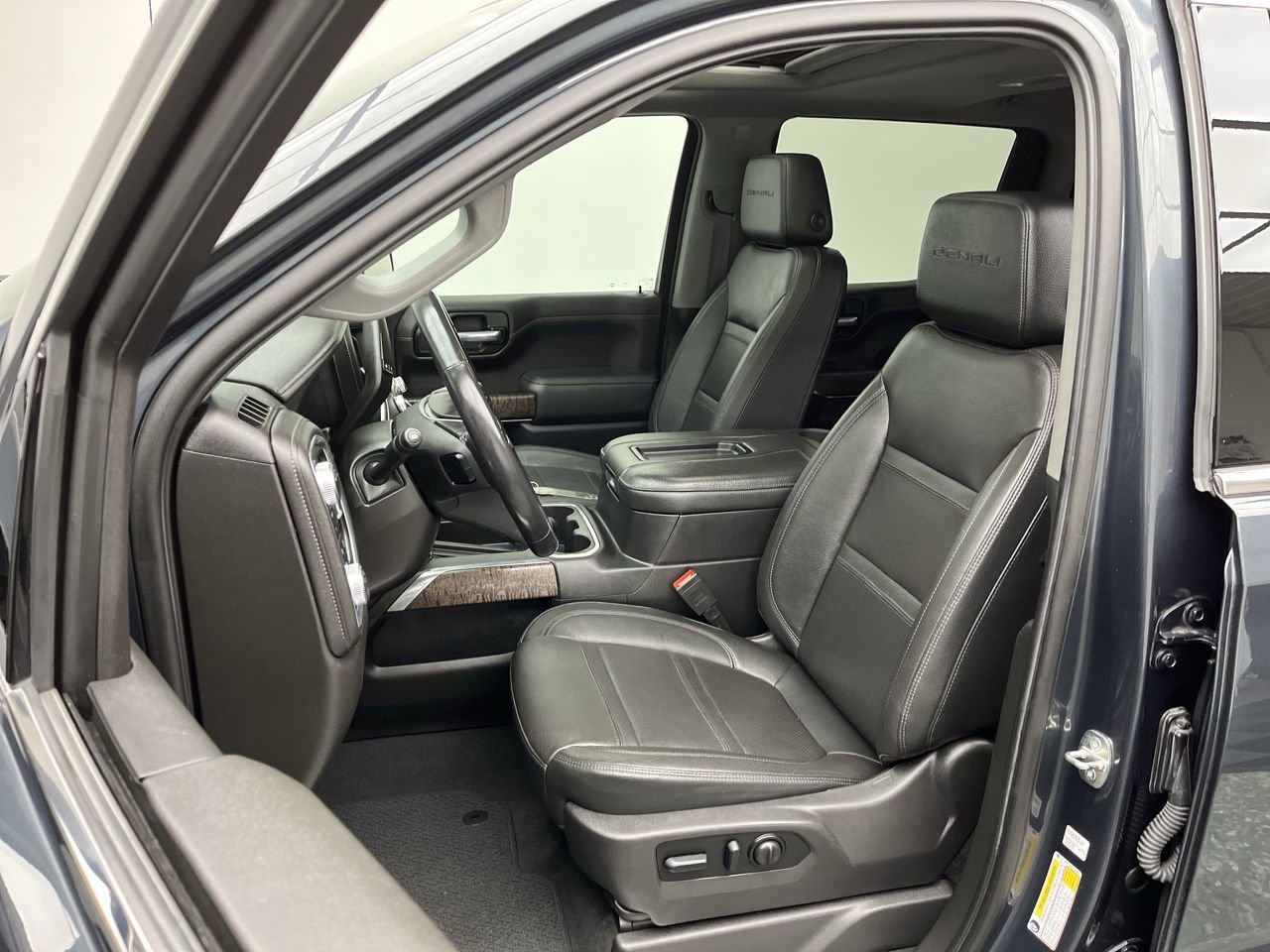 Certified Used 2022 Hunter Metallic GMC Denali image 12