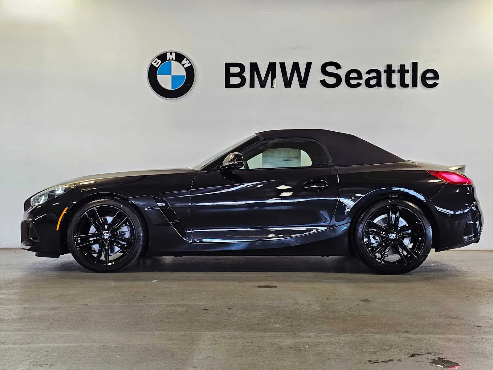 New 2026 Black Sapphire Metallic BMW sDrive30i image 3
