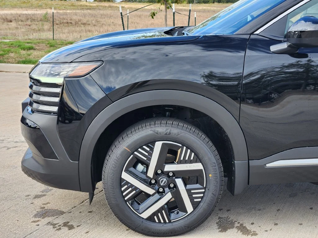 New 2027 Black Nissan SV image 9