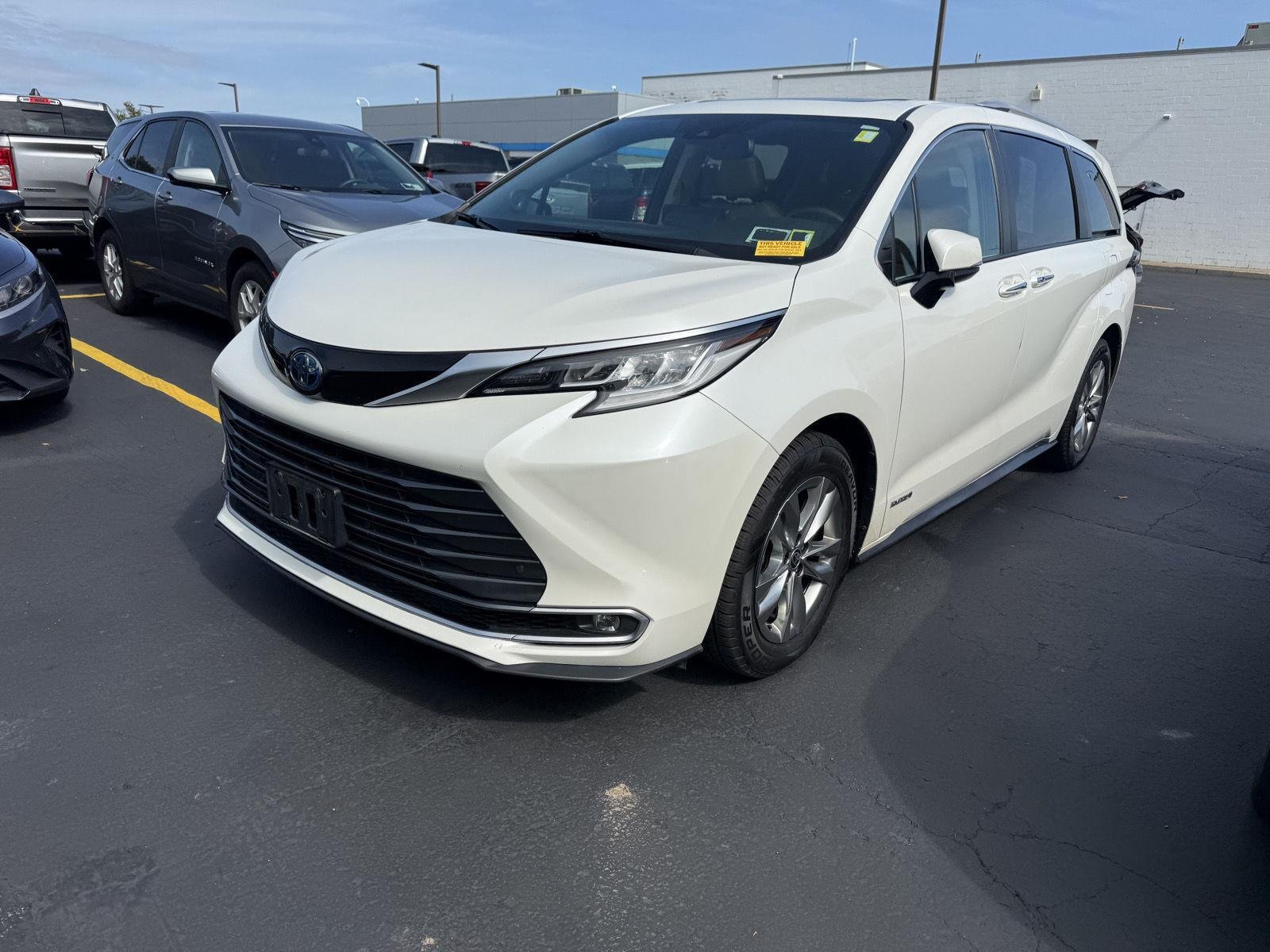 Used 2021 Blizzard Pearl Toyota Limited image 3