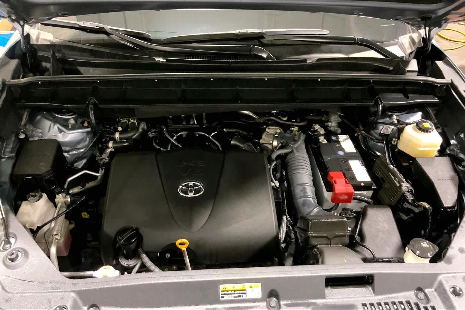 Used 2022 Moon Dust Toyota XLE image 32