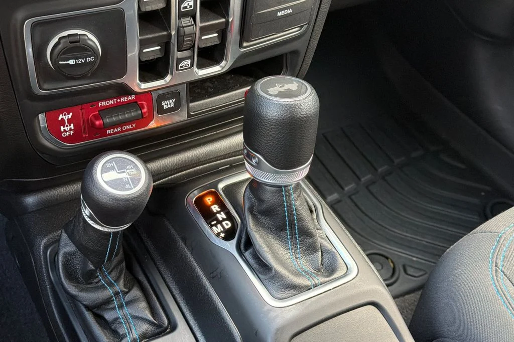 Used 2023 Silver Jeep Rubicon 4xe image 23