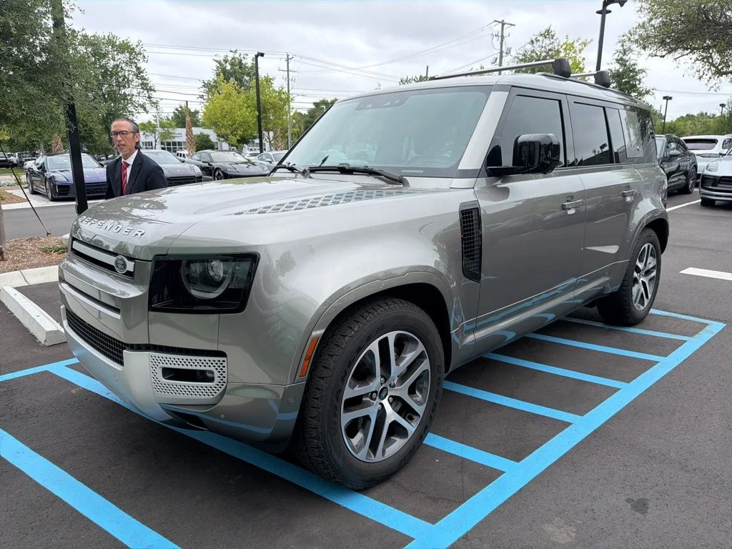2022 Land Rover Defender XS Edition's photo
