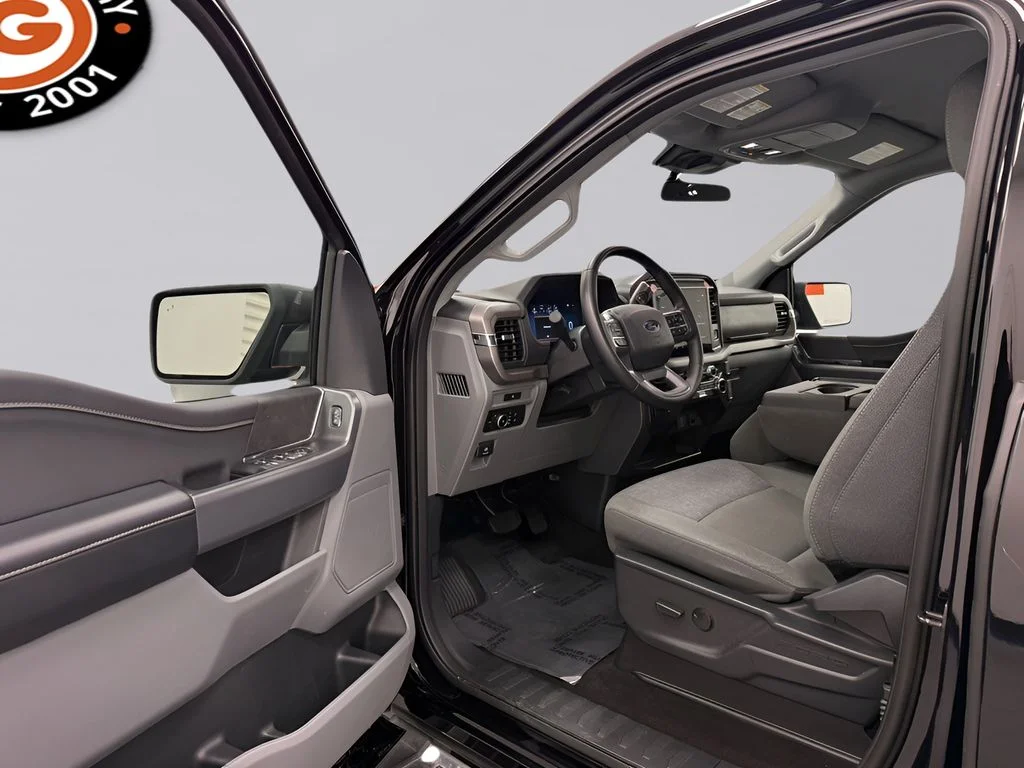 Used 2025 Black Ford XLT image 10