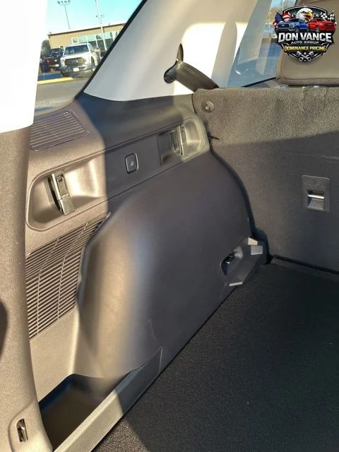 New 2025 Shadow Black Ford Outer Banks® image 38