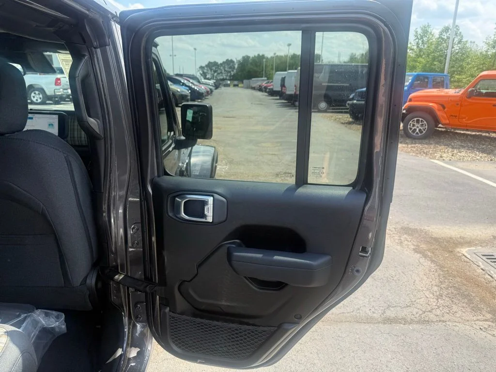New 2026 Granite Crystal Metallic Clear-Coat Exterior Paint Jeep 85th Anniversary Edition image 52