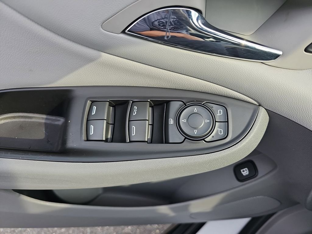 Used 2017 White Chevrolet LT image 27