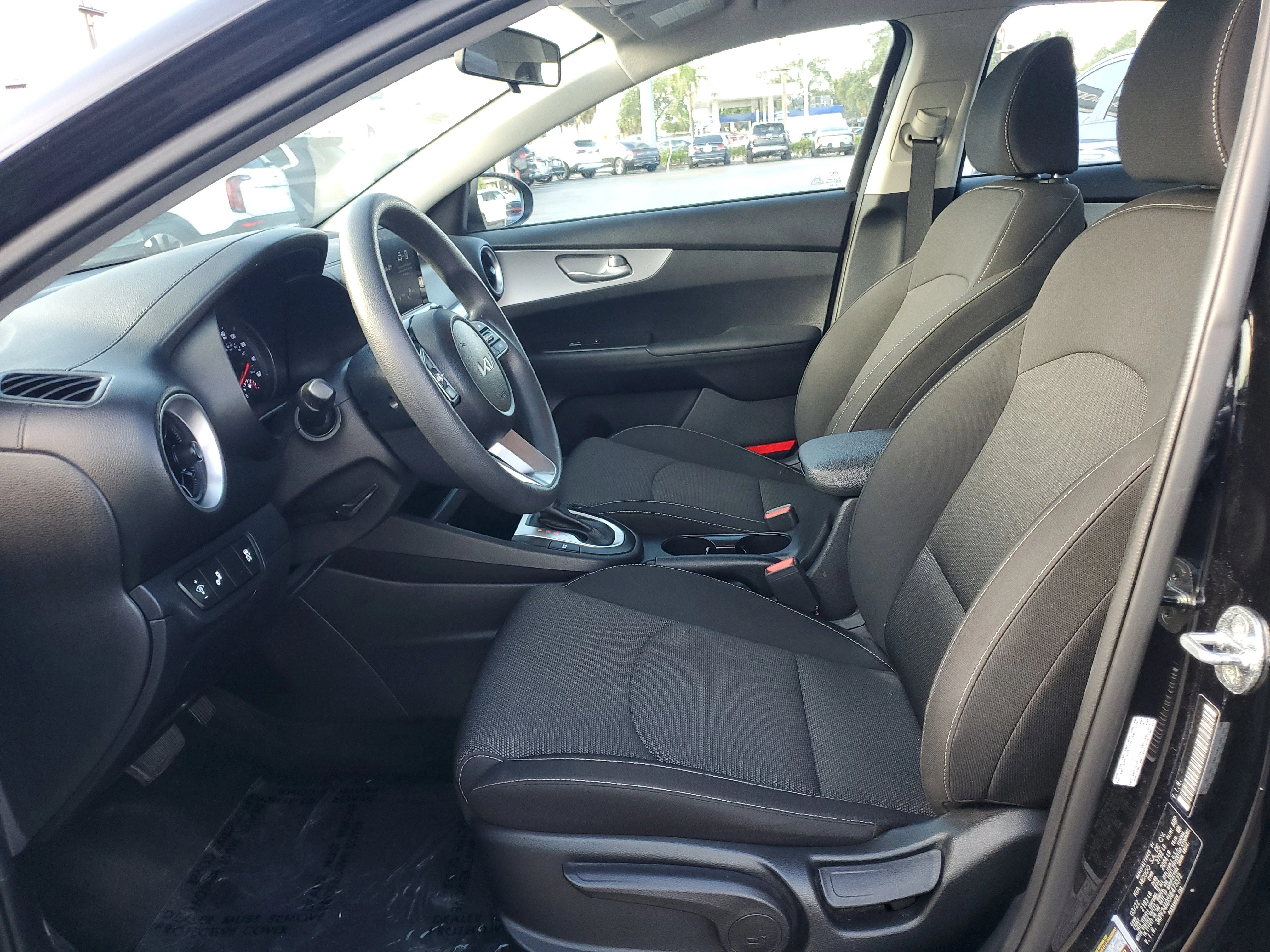 New 2022 Aurora Black Kia LXS image 11