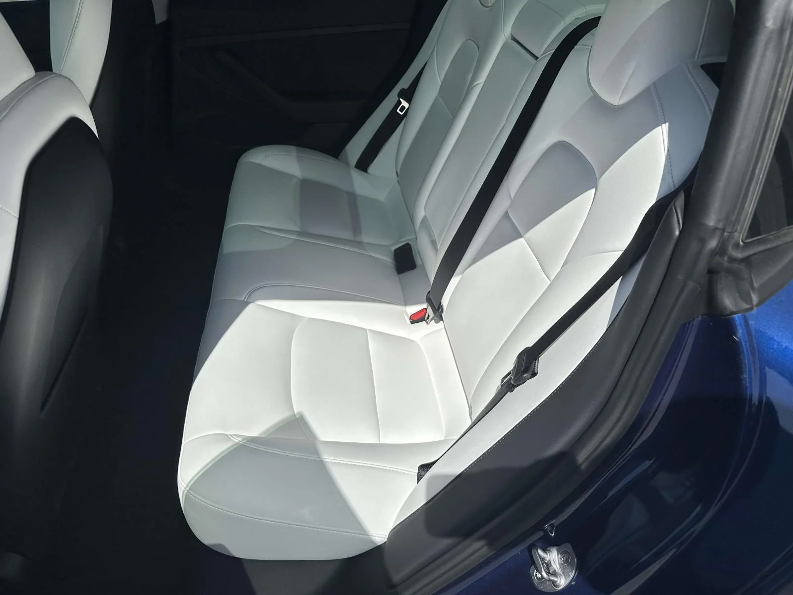Used 2022 Blue Tesla RWD image 13