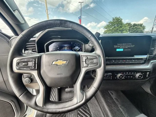 Used 2024 Summit White Chevrolet LT image 11