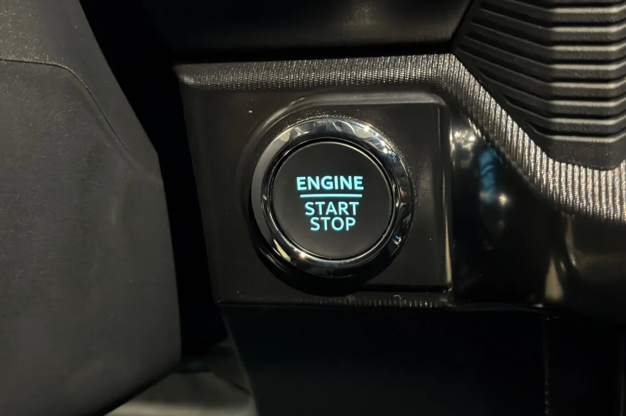 Used 2025 RED Ford Raptor image 21