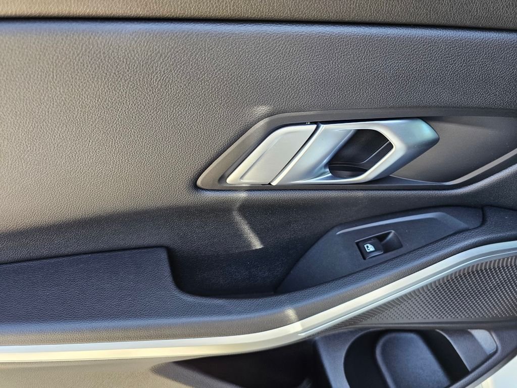 Used 2023 White BMW 330i image 18