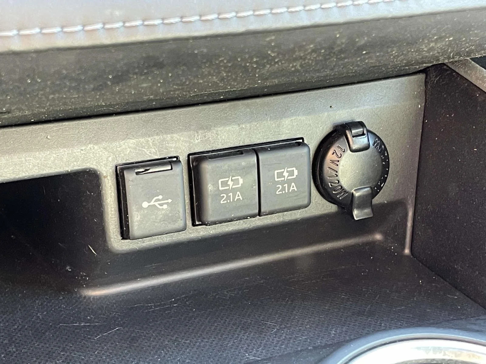 Used 2020 Magnetic Gray Metallic Toyota XLE image 19