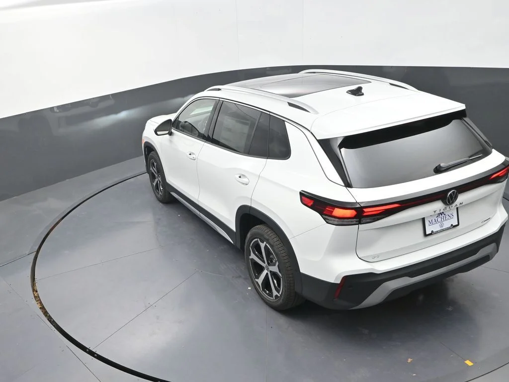 2026 Volkswagen Tiguan SE - Photo 18