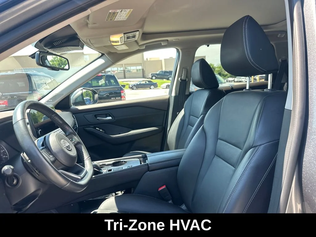 Used 2023 Gray Nissan SL image 11