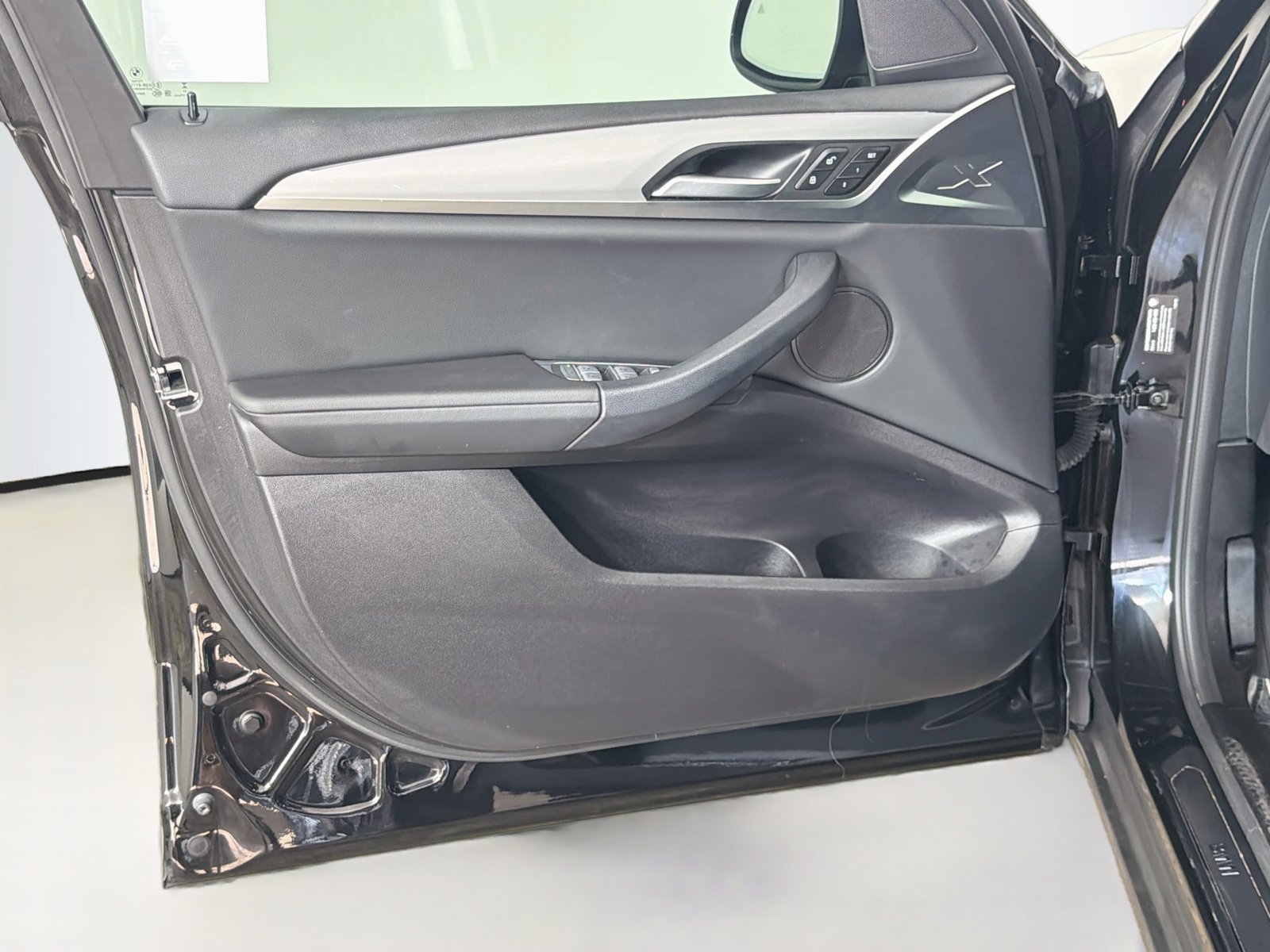 Used 2023 Jet Black BMW sDrive30i image 21