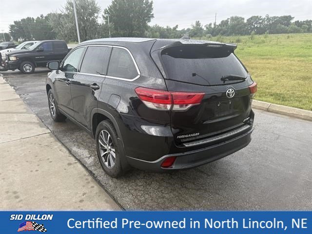 Used 2019 Midnight Black Metallic Toyota XLE image 7