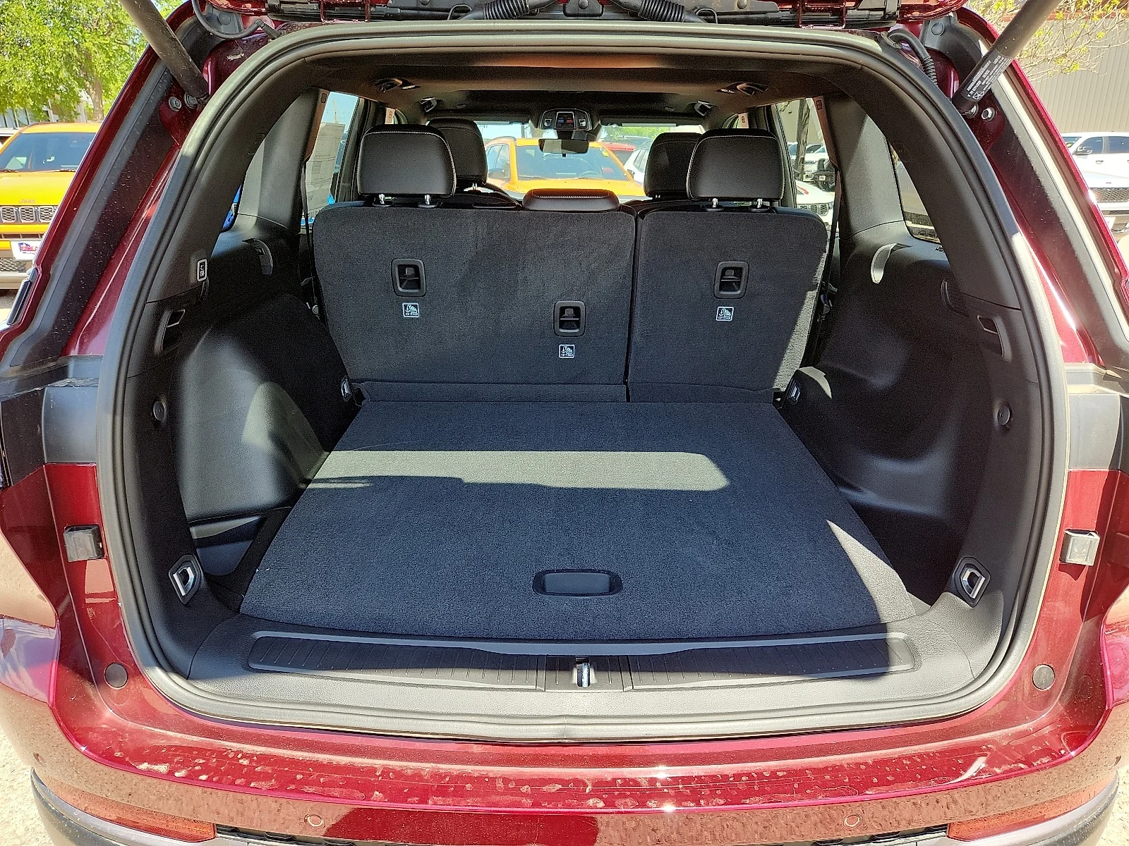 New 2026 Velvet Red Pearlcoat Jeep LAREDO ALTITUDE 4X4 image 7