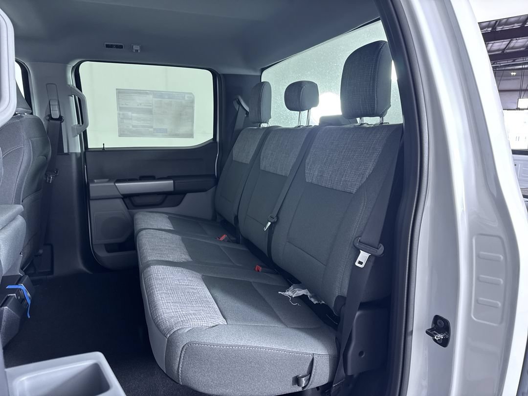 New 2026 Oxford White Ford XLT image 21