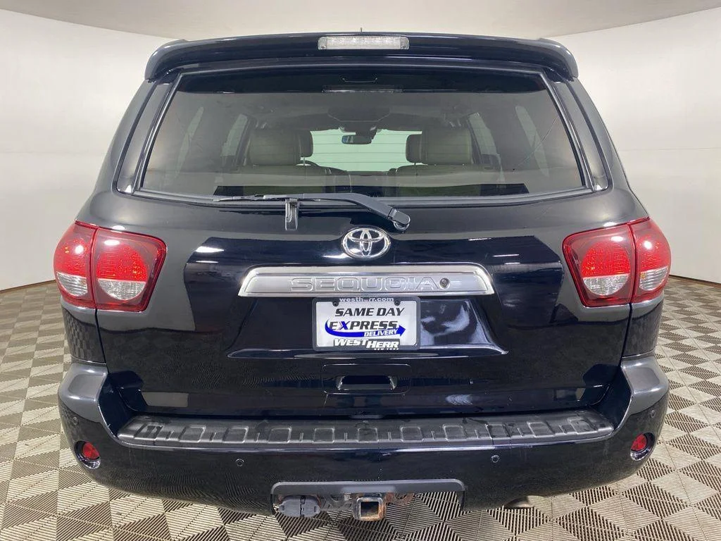 Used 2018 Midnight Black Metallic Toyota Limited image 6