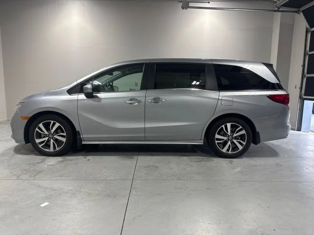 Used 2023  Honda Touring image 11