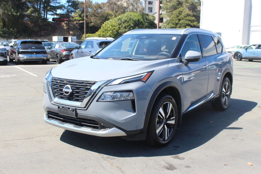 Used 2023 Gray Nissan Platinum image 3