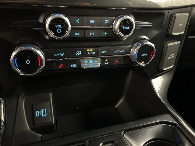 Used 2023 Blue Ford XLT image 17