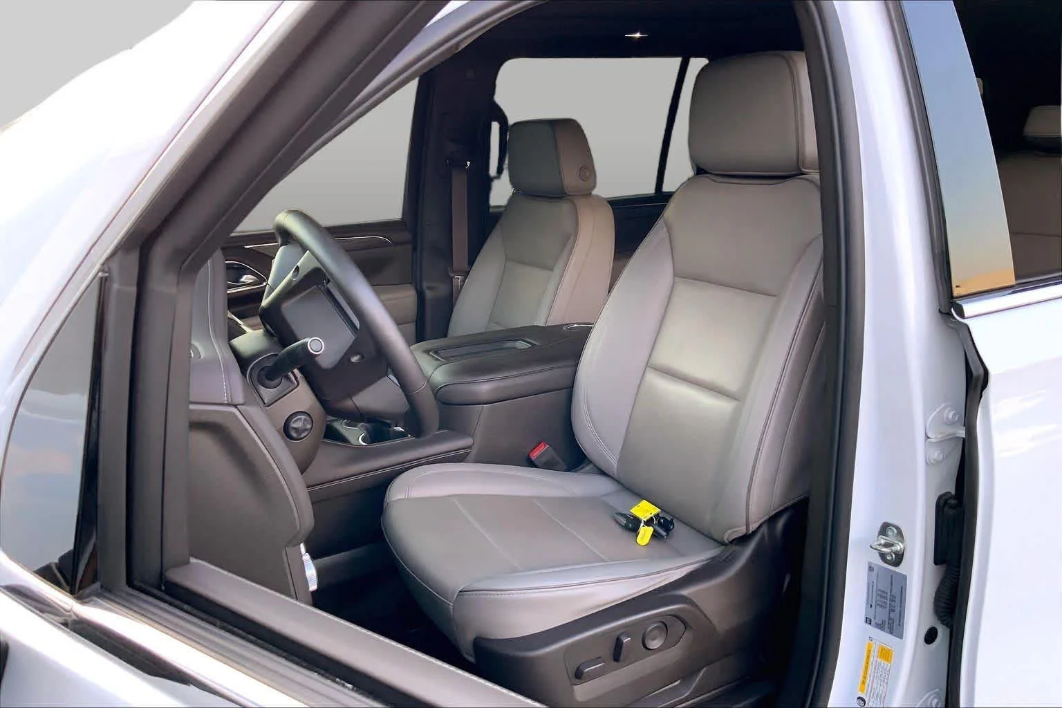 Used 2023 Summit White GMC SLT image 7