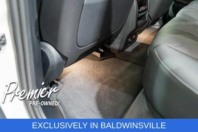 Used 2026 White BMW sDrive40i image 19