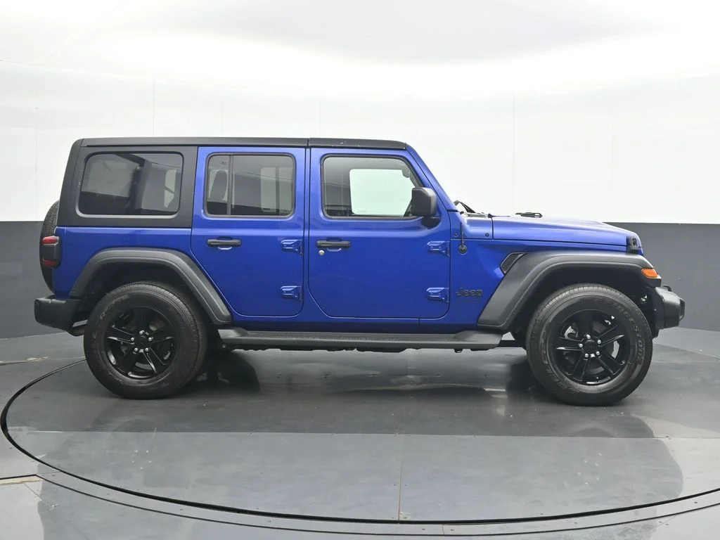 Used 2020 Blue Jeep Unlimited Sport Altitude image 7