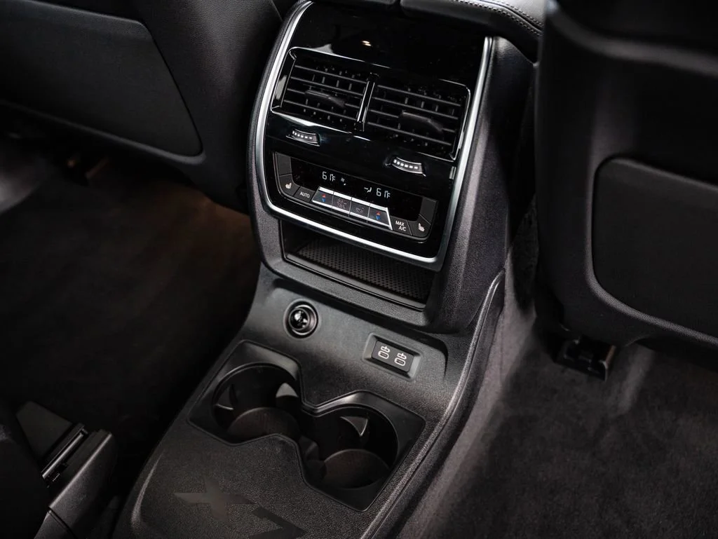 New 2027 Black Sapphire Metallic BMW xDrive40i image 37
